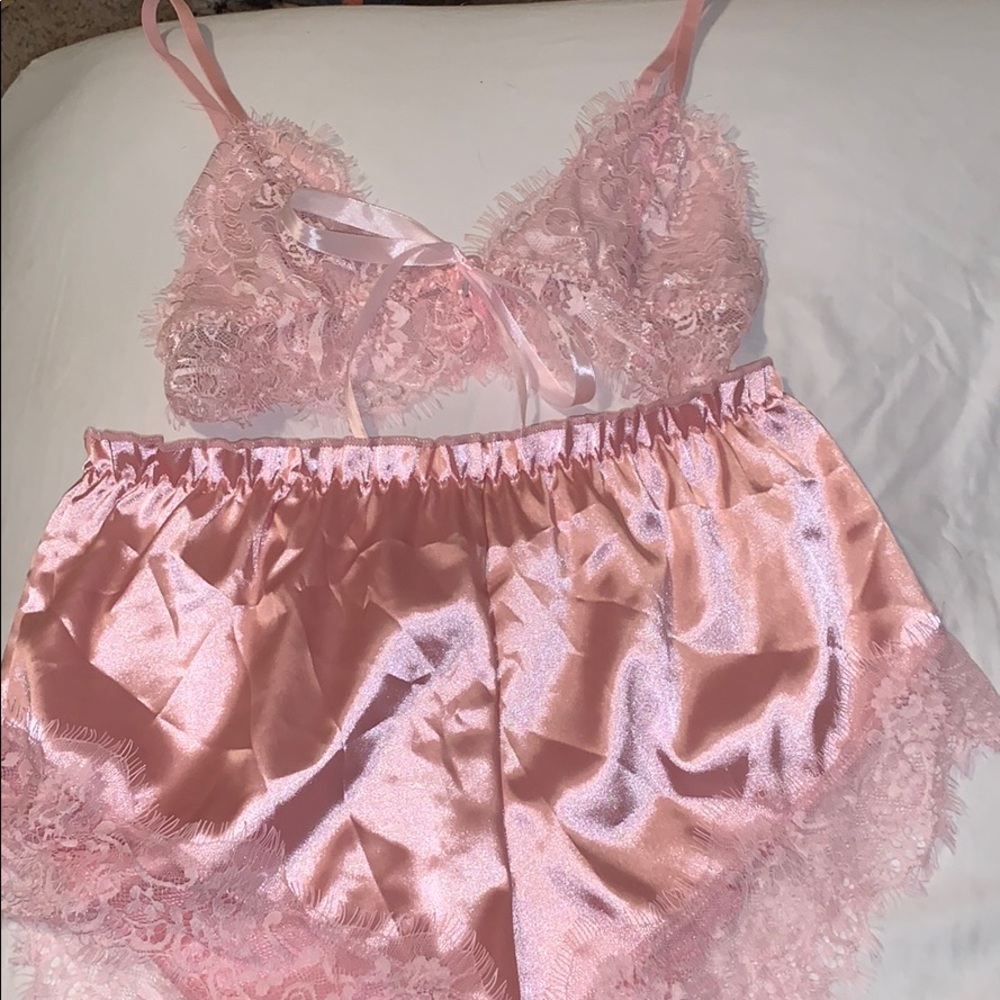 Lace lingerie set
